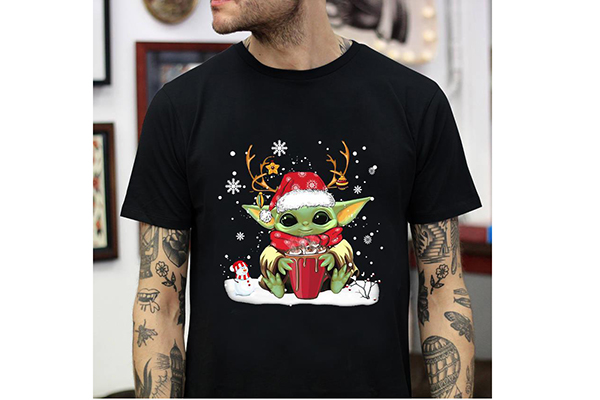 Free Xmas Baby Yoda T-Shirt