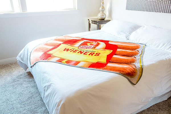 Free Oscar Mayer Blanket